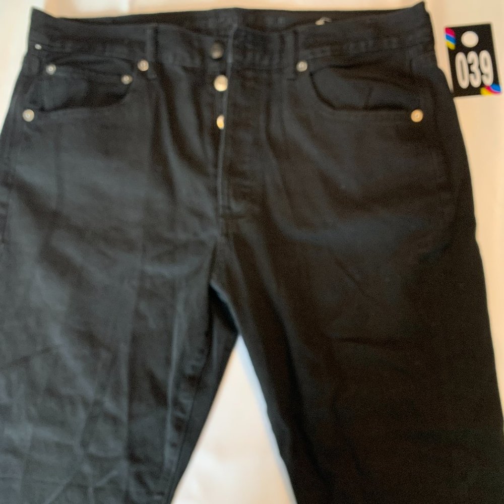 AE Hi-Rise Girlfriend Jean Black Sz. 12 X-Short039
